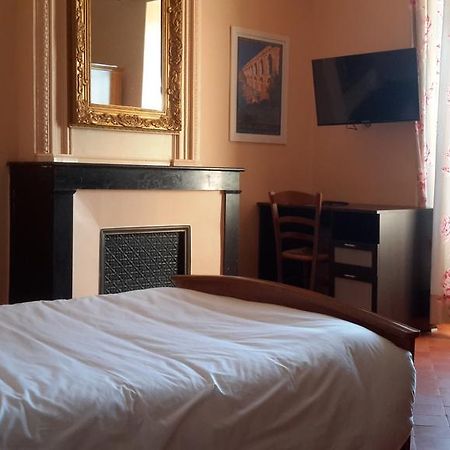 Auberge Le Bistrot De Lussan Lussan  Εξωτερικό φωτογραφία
